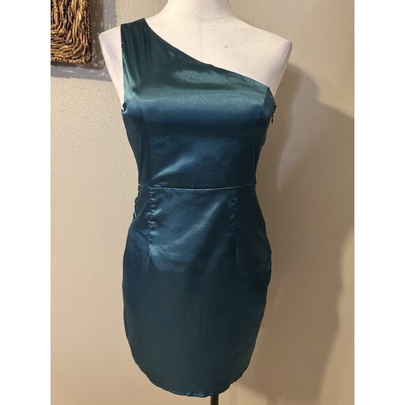 Lena Green Dress Small One Shoulder Satin Sleeveless Party Wedding Guest NEW - Picture 5 of 11